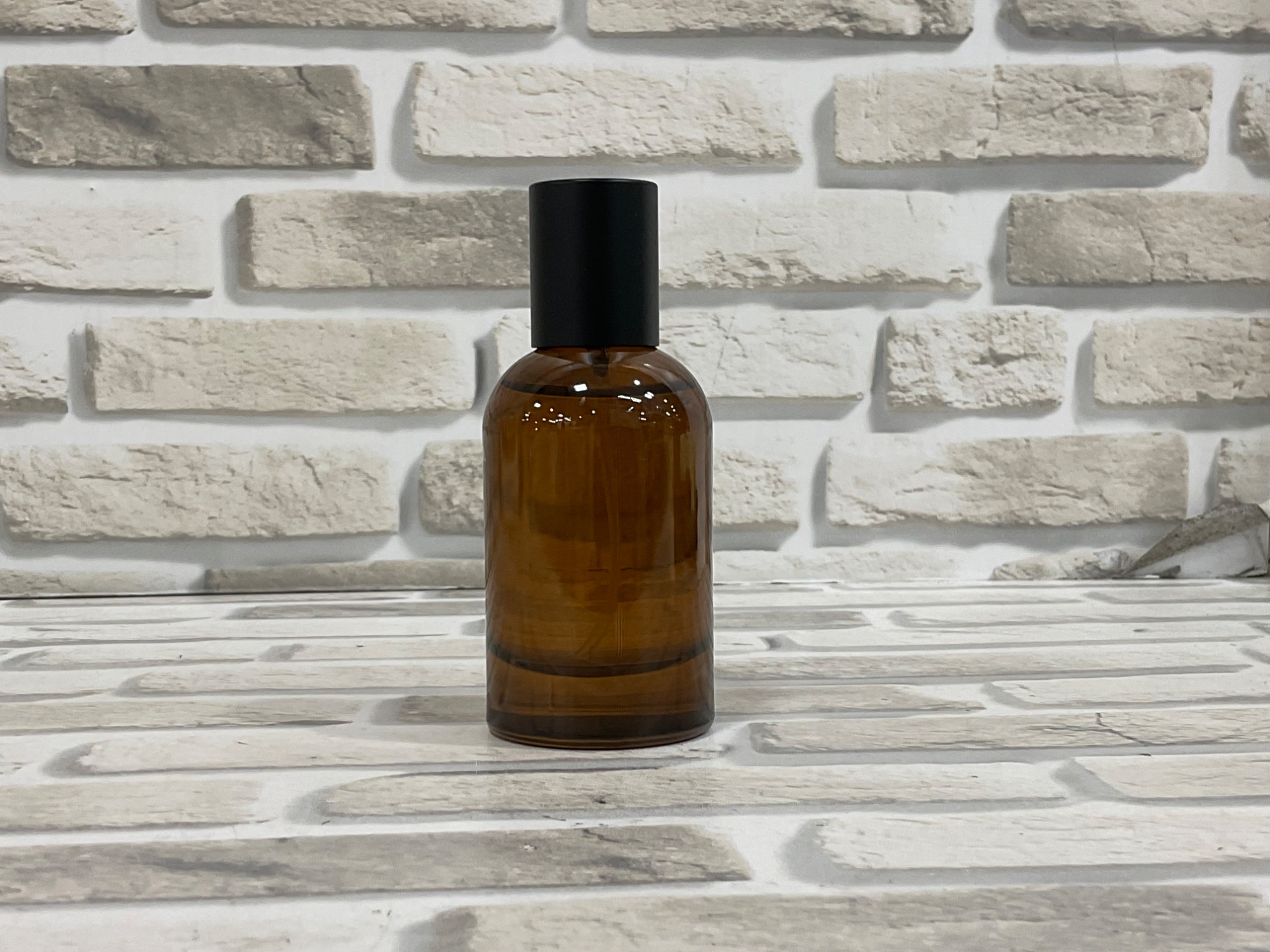 Aesop / イソップ】ヒュイル オードパルファム 50ml｜深みのある木々の