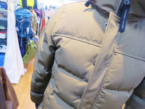 カナダグース（CANADA GOOSE）のダウンジャケット