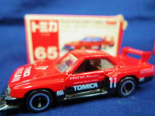 トミカのTOMY