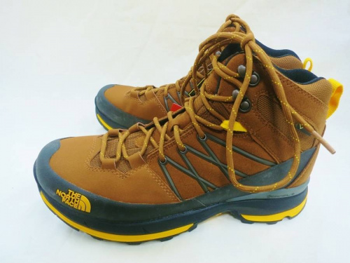 トレッキングシューズのノースフェイス（THE NORTH FACE）