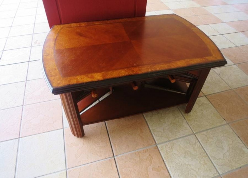 家具・インテリアのローテーブル