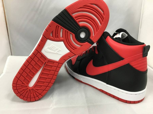 スニーカーのナイキ(NIKE)