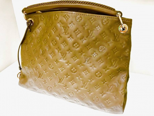 ブランド・ラグジュアリーのルイヴィトン(LOUIS VUITTON)