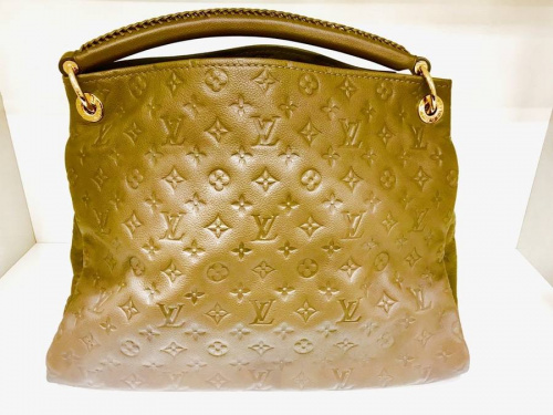 ルイヴィトン(LOUIS VUITTON)のアーツィー