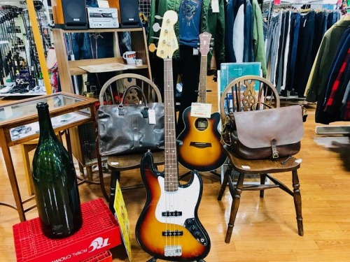 FENDERのジャズベース