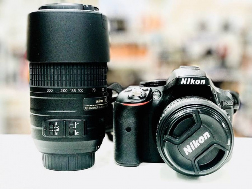デジタルカメラのニコン(NIKON)