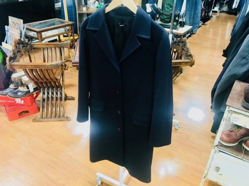 レディースファッションのチェスターコート