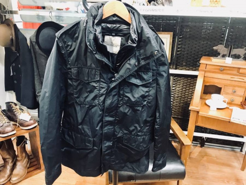 モンクレール（MONCLER）のダウンジャケット
