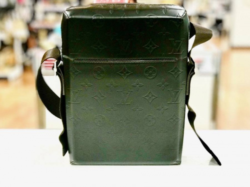 ブランド・ラグジュアリーのルイヴィトン(LOUIS VUITTON)