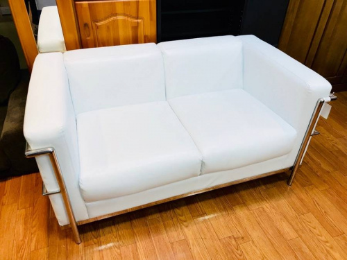 家具・インテリアのLC2