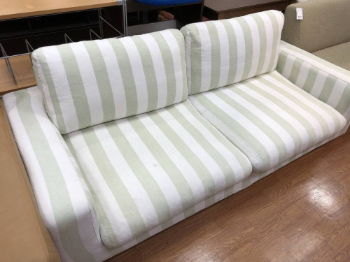 家具のソファ