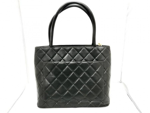 バッグのCHANEL