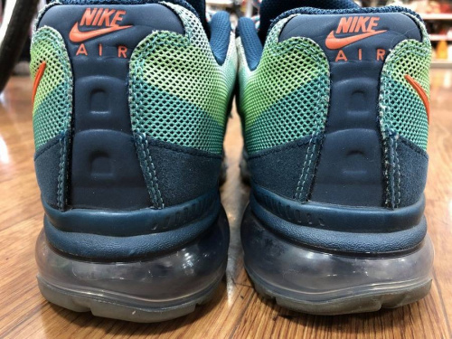 スニーカーのナイキ(NIKE)