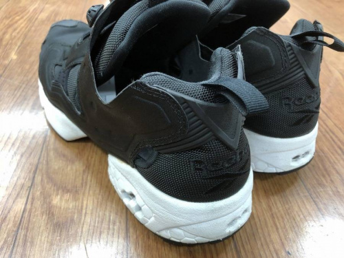 REEBOKのINSTAPUMP　FURY