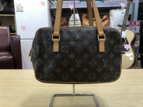 バッグのルイヴィトン(LOUIS VUITTON)