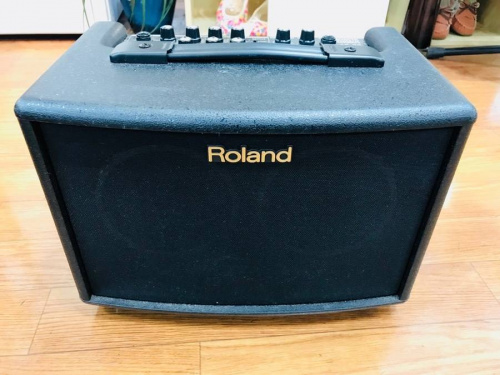 アンプのROLAND