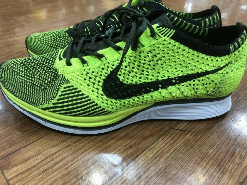ランニングのナイキ（NIKE）