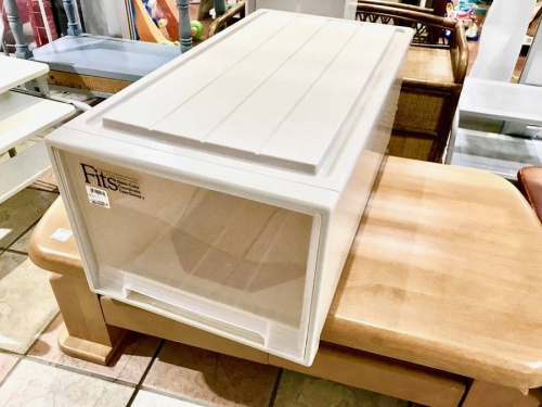 特選家具のソファー