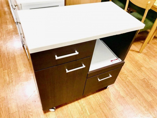 家具のカウンター