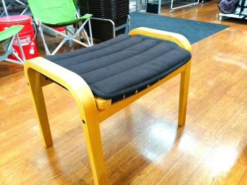 オットマン付のチェア
