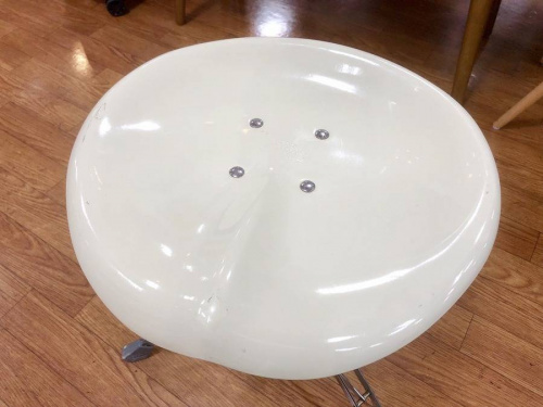 イスのビートスツール