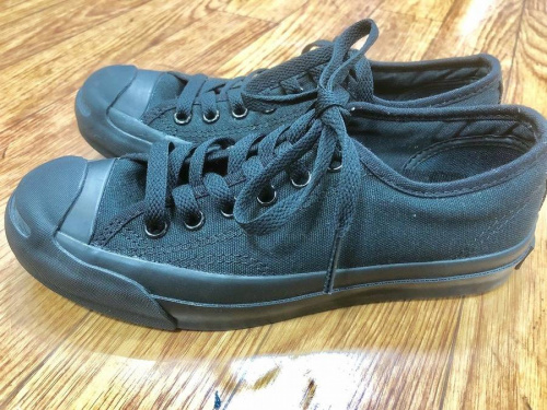 スニーカーのコンバース(CONVERSE)
