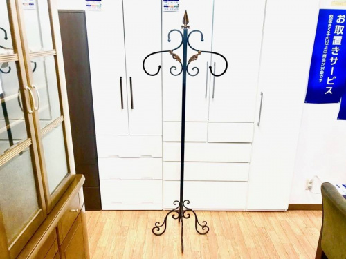 家具のハンガーラック