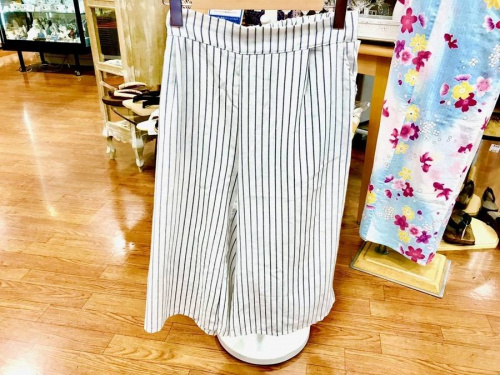 ボトムスのガウチョパンツ