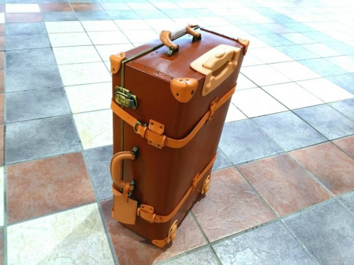 バッグのキャリーバッグ