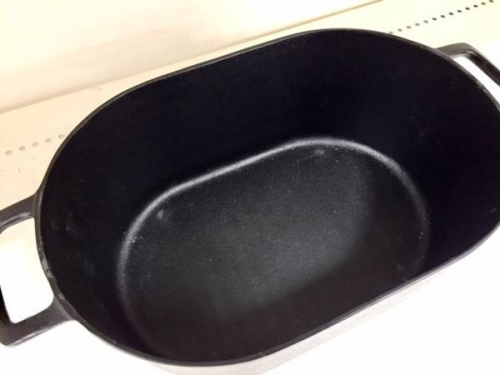 ダッチオーブンの南部鉄器