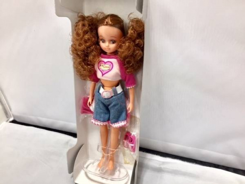 フィギュアのリカちゃん人形