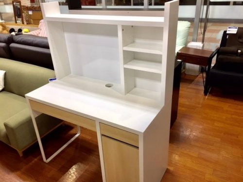 デスクのIKEA
