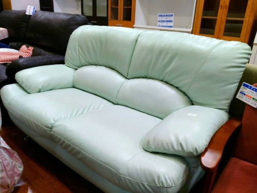 特選家具のソファー
