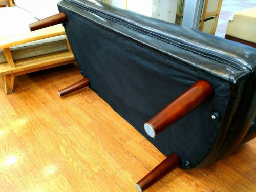 中央林間家具の二人掛けソファー