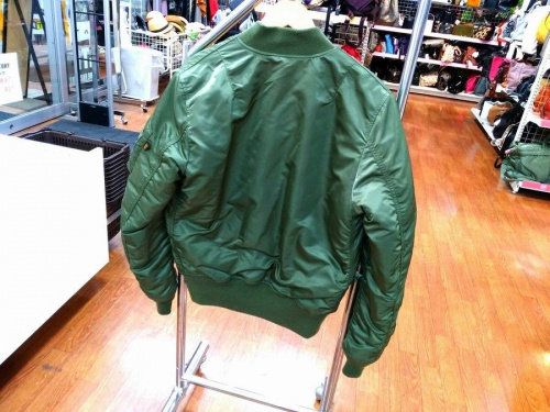 ジャケットのALPHA