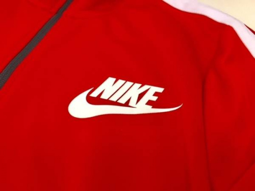 ジャケットのNIKE