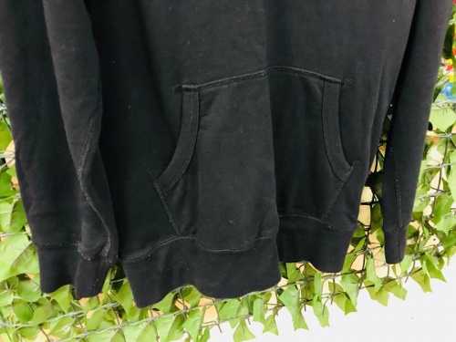 プルオーバーパーカーのUNIQLO
