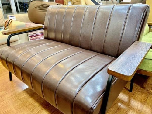 家具のソファ