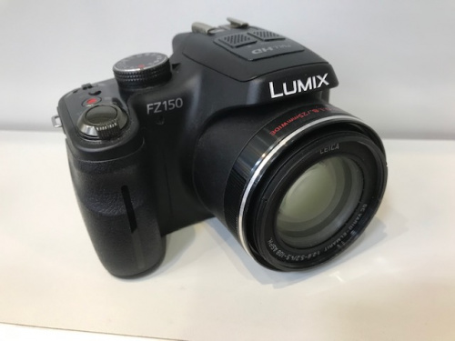 デジタル家電のデジタルカメラ