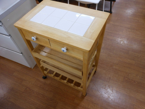 家具のキッチンワゴン