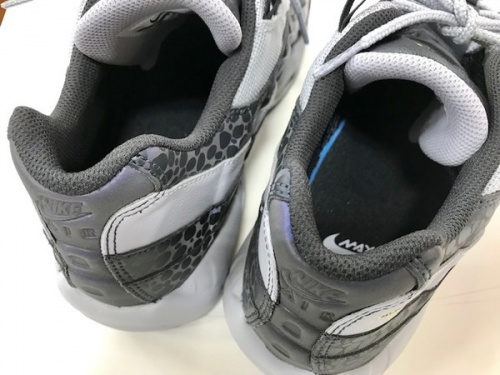 ハイカットスニーカーのNIKE