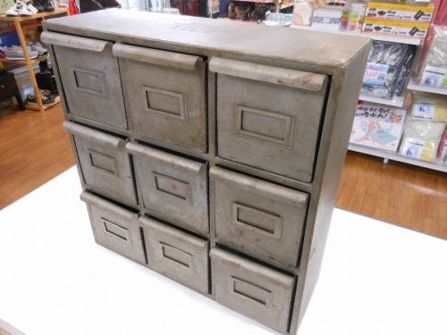 家具のチェスト