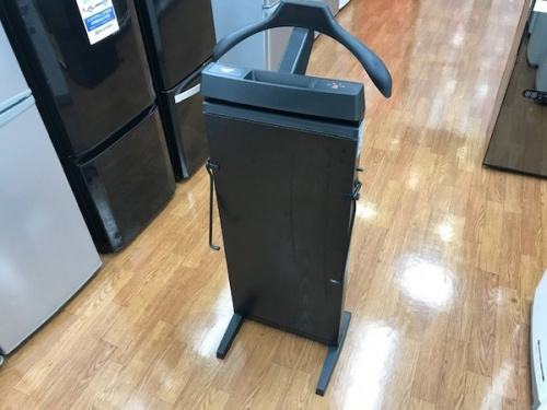 生活家電のズボンプレッサー