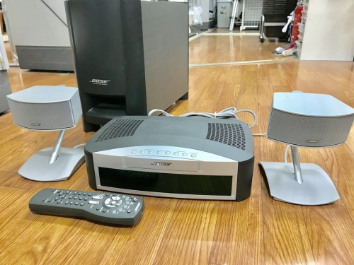 オーディオ機器のサラウンドシステム