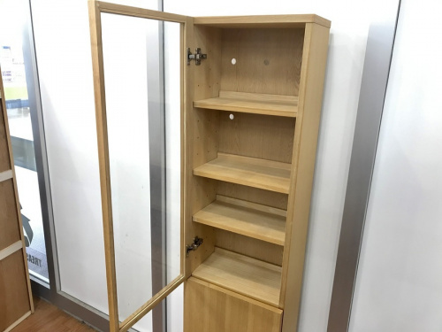 万能収納のキャビネット