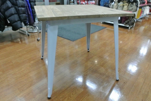 テーブルのダイニング3点セット