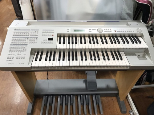 鍵盤楽器のエレクトーン