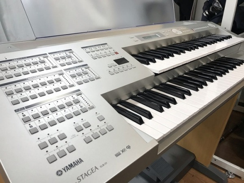 エレクトーンのYAMAHA
