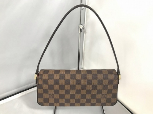 ハンドバッグのLOUIS VUITTON