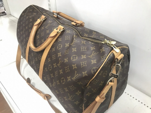 バッグのトラベルバッグ